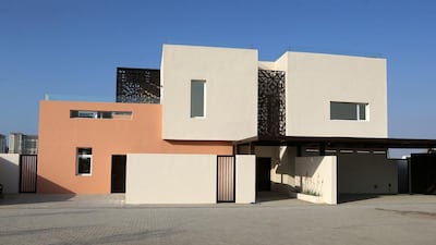 The EcoVilla uses a system that consists of internal and external layers of insulation that sandwich and support an inner concrete core.