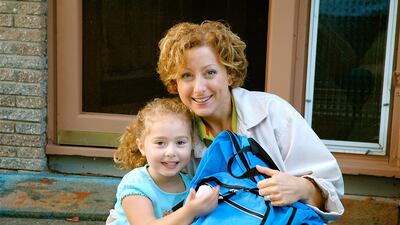 Parents should familiarise young children with their school bags, lunch boxes and water bottles beforehand, for both hygienic and emotional purposes