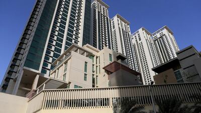 MARINA SQUARE HIGH-END APARTMENTS: Q4 2015 - Q1 2016 down 1%. Q1 2015 - Q1 2016 up 4%. Studio - between Dh70,000 and Dh85,000. 1BR - between Dh90,000 and Dh120,000. 2BR - between Dh120,000 and Dh165,000. 3BR - between Dh170,000 and Dh200,000. Ravindranath K / The National