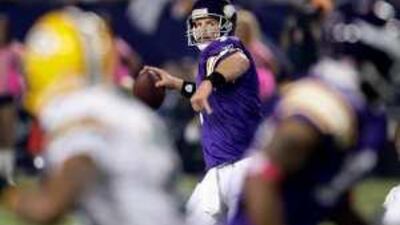 Quarterback Brett Favre's Minnesota Vikings (6-1) are looking to beat the Packers (4-2) for the second time this season, but, either way, the main talking point will be Favre who spent 16 years with the Packers.