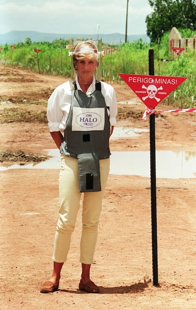 ANGOLA - JANUARY 30: Diana, Princess of Wales, walks with body armour and a visor on the minefields during a visit to Angola on January 30, 1997. (Photo by Anwar Hussein/WireImage/Getty Images)