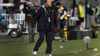 Baniyas coach Gabriel Calderon knows his side have to beat Al Shabab by four goals if they are to advance to the last four of the Etisalat Cup.