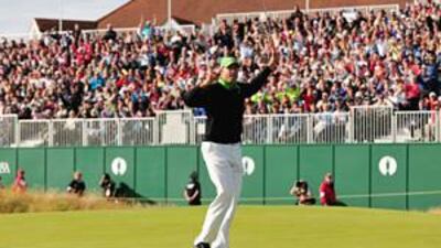 Stewart Cink celebrates holing a birdie on the 18th to force a our-hole play-off against Tom Watson. Cink went on to win by six strokes.
