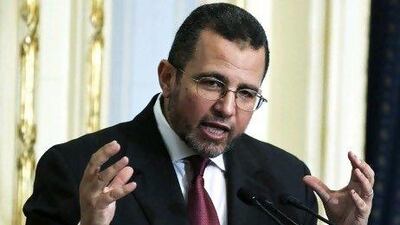 Egyptian prime minister Hisham Qandil has unveiled a new cabinet that retains military chief Field Marshal Hussein Tantawi as defence minister while giving the ruling Islamists and their allies several portfolios.