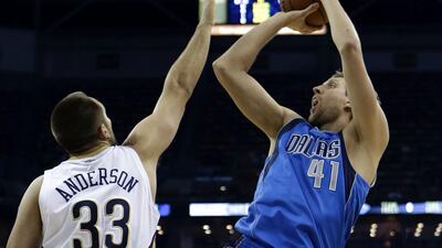 Dirk Nowitzki had 21 points for Dallas on Wednesday night. Gerald Herbert / AP