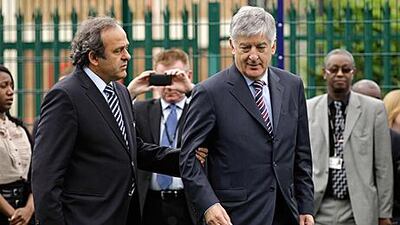 David Bernstein, right, the chairman of England’s Football Association, has called for today’s Fifa presidential elections to be postponed so a new ‘reforming candidate’ can be found to run against Sepp Blatter.