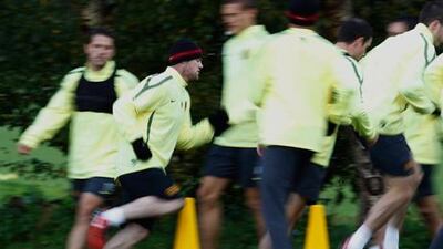 Wayne Rooney, second left, trains with the rest of the United squad yesterday, in preparation for the match against Bursaspor.