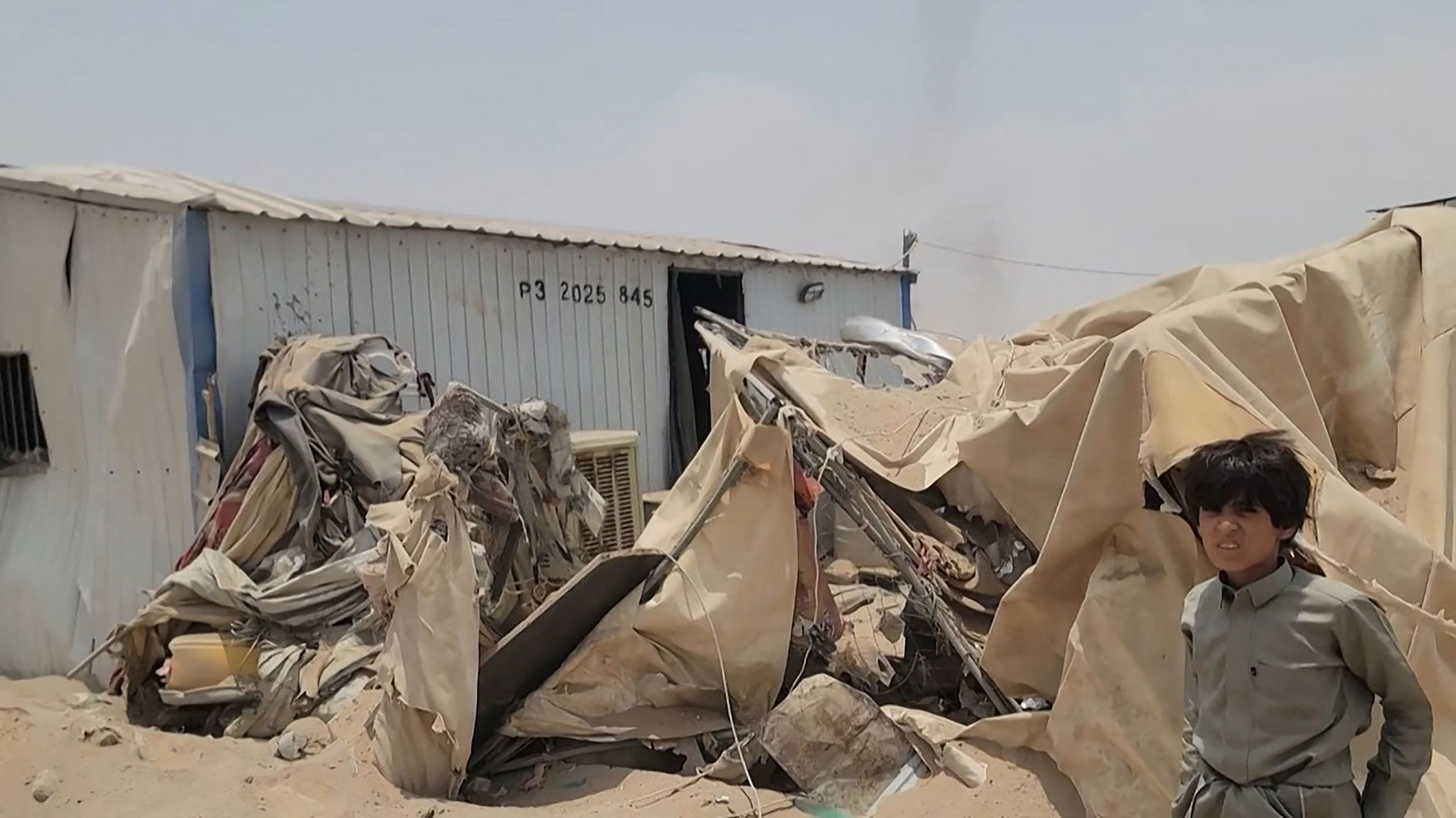 Yemen's army and Houthis exchange attacks, raising fears of large-scale conflict