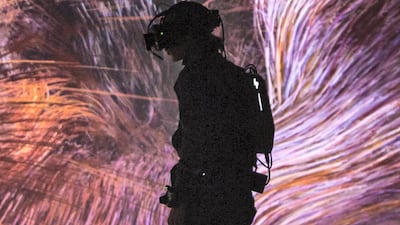 We Live in an Ocean of Air is an extraordinary multisensory installation which is pushing to its limits the VR technology. Courtesy Barnaby Steel – Marshmallow Las