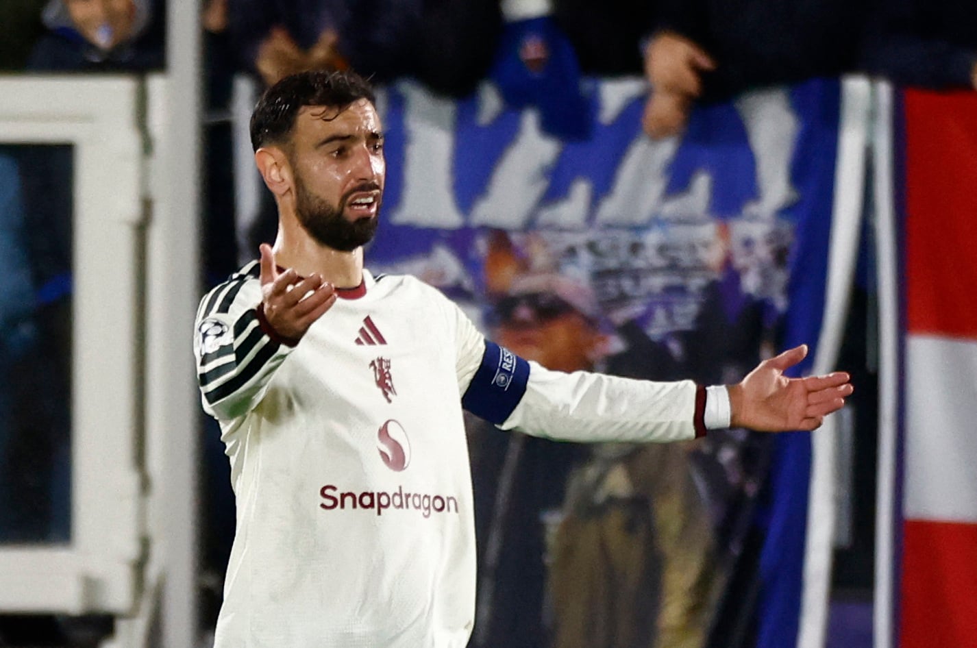 Bruno Fernandes criticizes coach Michael Carrick after Manchester United's loss