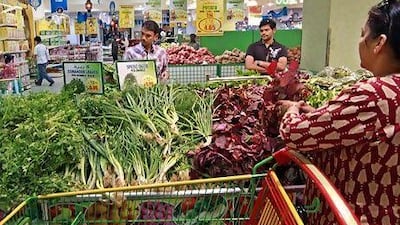 Retailers have been asked to fix the prices of 400 commodities until the end of the year to protect consumers from price rises.