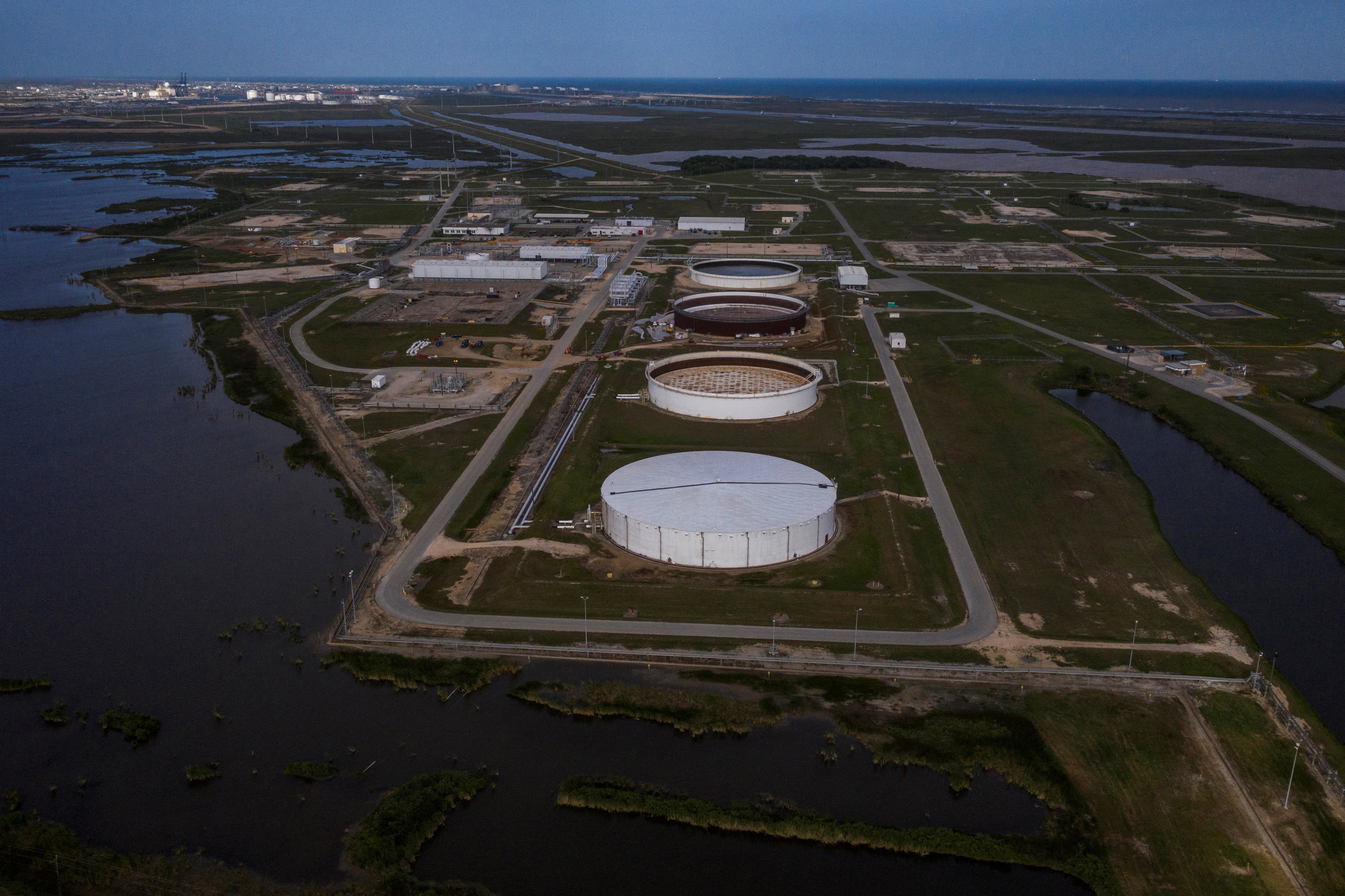 US to withdraw more oil from emergency stockpile as country faces rising fuel prices