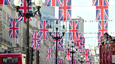 Picture clue for 35 Toby Melville / Reuters