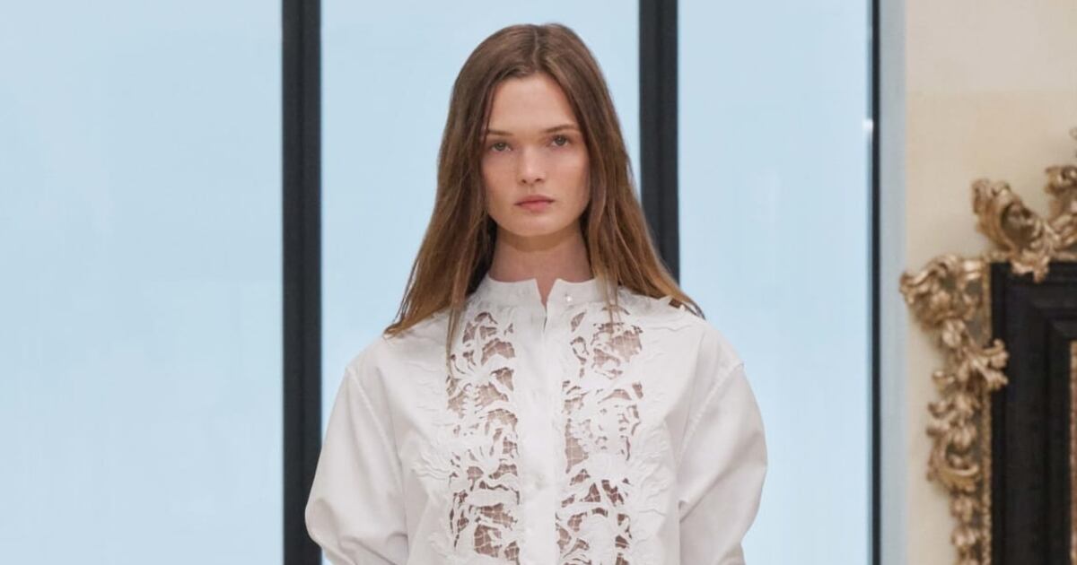 Chanel bringt Tradition auf den Laufsteg und kauft den ältesten ...