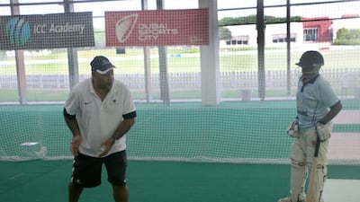 Mudassar Nazar passes on some of his batting knowledge at the ICC Academy. Courtesy ICC Academy