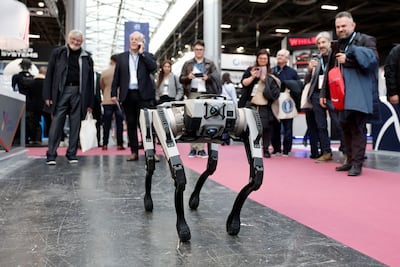 Robot dog at the Milipol homeland security and safety fair. REUTERS / Benoit Tessier