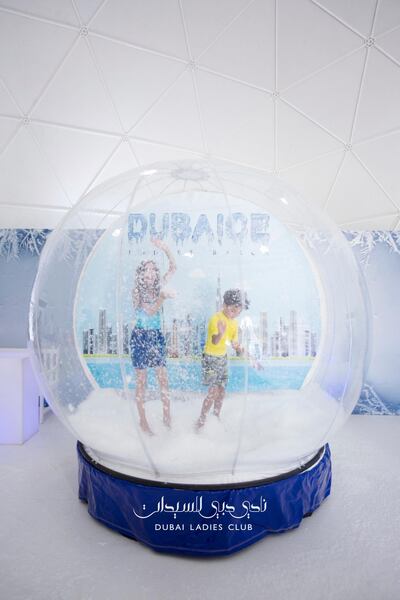 Snow globe at DubaiIce.