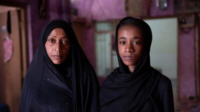 Ghania (left) and her daughter Iman at their home in Basra, Iraq. Houssam Hariri / UNHCR