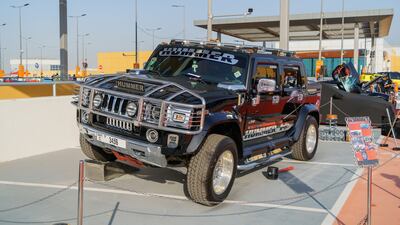 Here comes a Hummer.