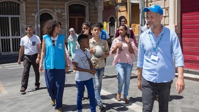 Hosseini meets an Eritrean refugee family, who have resettled in Italy from Sudan. They made friends with Yasir, Suhir and their children and are now neighbours. UNHCR