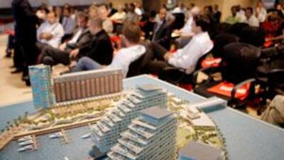 Property investors attending a property forum last week in Abu Dhabi, above, voiced their concerns about stalled projects.