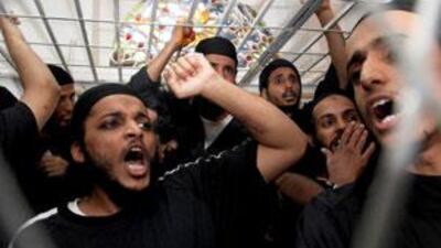 Defiant al Qa'eda militants during their final hearing at the state security court in Sana'a.
