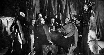 Laurence Olivier starred as Macbeth at London's Old Vic in 1937. While he was onstage, an 11-kilogram weight fell from the ceiling missing him by inches. Getty Images