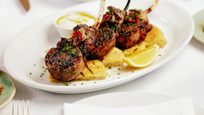 Lamb cutlets with pita bread and tzatziki