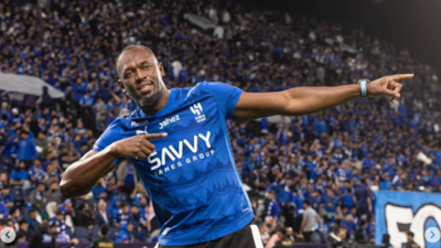 Usain Bolt wears an Al Hilal shirt at the Riyadh derby. Photo: @Usainbolt