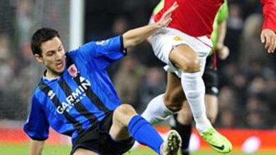 The Middlesbrough winger Stewart Downing has handed in a transfer request at the Riverside Stadium.