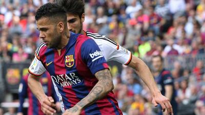 Dani Alves, shown during Barcelona’s La Liga win over Valencia on Saturday. Toni Garriga / EPA / April 18, 2015