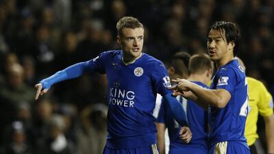 Leicester City’s Jamie Vardy, left, and teammate Shinji Okazaki organise the defence during their English Premier League soccer match between Tottenham Hotspur and Leicester City at the White Hart Lane stadium in London Wednesday, Jan. 13, 2016. (AP Photo/Alastair Grant)