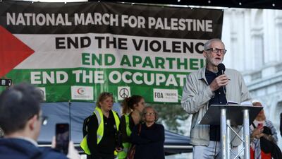 Former leader of the Labour Party Jeremy Corbyn speaks during a protest in solidarity with Palestinians. REUTERS / Susannah Ireland