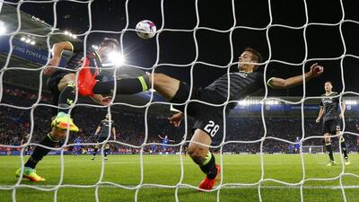 Chelsea’s Cesar Azpilicueta and Gary Cahill attempt to clear off the line as Leicester City’s Shinji Okazaki scores their first goal. Darren Staples / Reuters