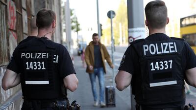 Policemen on duty during the evacuation of the area around an unexploded bomb from the Second World War in Berlin on April 20, 2018. Felipe Trueba / EPA