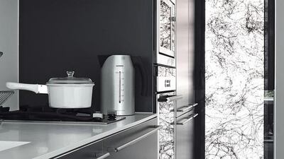 The custom-designed apartment focused on three main goals – achieving a sense of serenity throughout, enhancing the size of the space and making the most of the views and the light. Red Cover / Home Journal