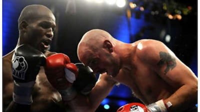 Bernard Hopkins, left, showed his younger opponent Kelly Pavlik a masterclass in boxing in their non-title bout in Atlantic City.