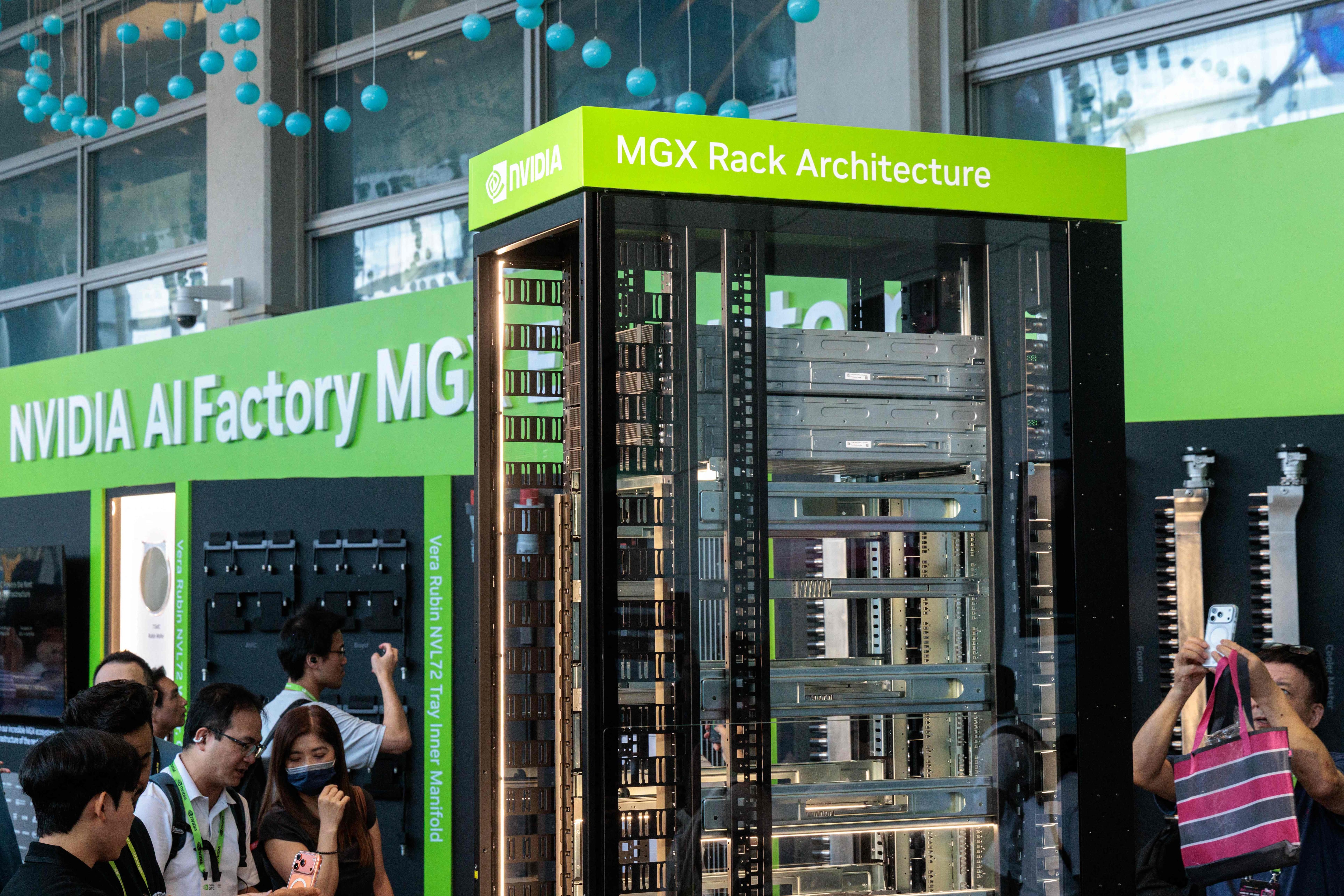 CATL plans $5 billion Hong Kong share placement to fund global battery expansion