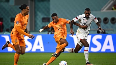 Jurrien Timber 7 - Right of the central defence in the 3-4-1-2 chosen by Van Gaal. Comfortable. AFP