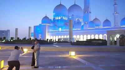 Sales of DSLRs are not affected by the rise of smartphones, says Karen Van Diesen, a research analyst at Euromonitor International. Antonie Robertson / The National