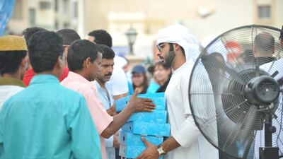 Du’s Mawaed Al Rahman initiative distributes free iftar meals during Ramadan last year. The company is donating this year too. Courtesy Du