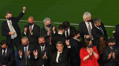 Joan Laporta with Barcelona´s board of directors. AFP
