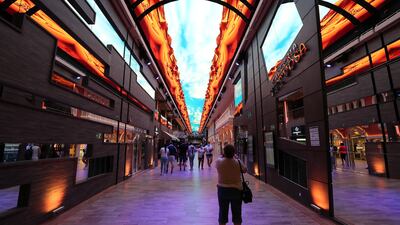 The dome changes colour and displays to create various atmospheres and ambience for passengers