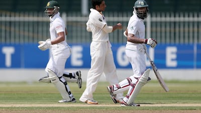 Alviro Petersen, left, and Hashim Amla could not be dislodged by the Pakistan bowlers. Pawan Singh / The National