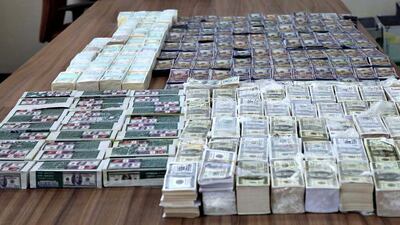 Abu Dhabi Police on Sunday evening foiled an attempt by an African gang to sale fake dollars worth $10 million, in the largest haul of its kind in the capital this year. WAM