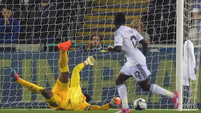 Coming off a stellar performance for the United States at the 2014 World Cup in Brazil, goalkeeper Tim Howard, left, has looked more earth-bound for Everton to start the English Premier League season. Rebecca Naden / Reuters