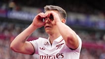 Arsenal's Leandro Trossard celebrates scoring their side's first goal during the Premier League match at London Stadium, London. Picture date: Sunday May 10, 2026. PA Photo. Photo credit should read: John Walton/PA Wire. RESTRICTIONS: EDITORIAL USE ONLY No use with unauthorised audio, video, data, fixture lists, club/league logos or "live" services. Online in-match use limited to 120 images, no video emulation. No use in betting, games or single club/league/player publications.