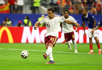 Soccer Football - FIFA World Cup 2026 - Semi Final - France v Spain - Dallas Stadium, Arlington, Texas, U. S. - July 14, 2026 Spain's Mikel Oyarzabal scores their first goal from the penalty spot REUTERS / Kai Pfaffenbach TPX IMAGES OF THE DAY