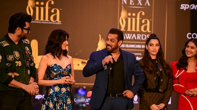 Manish Paul, Divya Khosla Kumar, Salman Khan, Nora Fatehi and Sara Ali Khan.