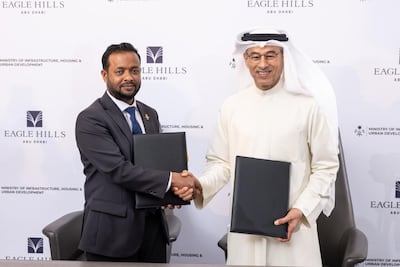 Abdulla Muththalib, Minister of Infrastructure, Housing and Urban Development, Maldives, with Eagle Hills chairman Mohamed Alabbar in Dubai. Photo: Eagle Hills